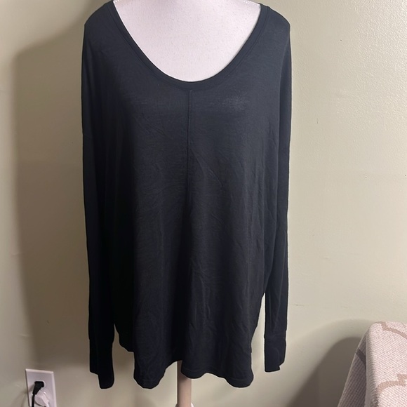 GAP long sleeve soft spun u-neck true black shirt - Picture 1 of 9